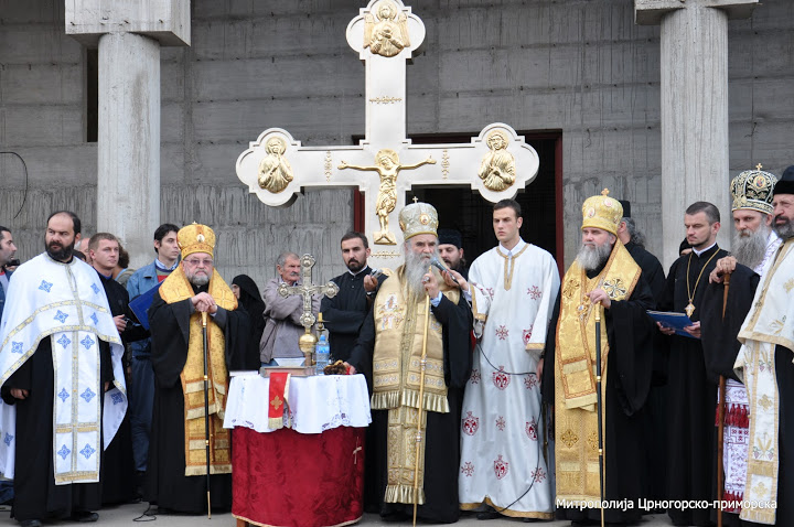 28 октября 2012г. Визит архиепископа Артемия в Черногорию. Божественная литургия в Подгорице и освящение купола в Баре