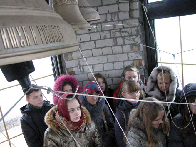2 ноября 2012г. Клирики храма в честь Собора Всех Белорусских Святых провели ряд встреч со школьниками