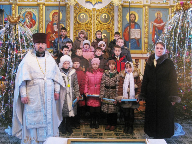 7 января 2013г. состоялся утренник, подготовленный воскресной школой прихода храма Покрова Пресвятой Богородицы д.Олекшицы