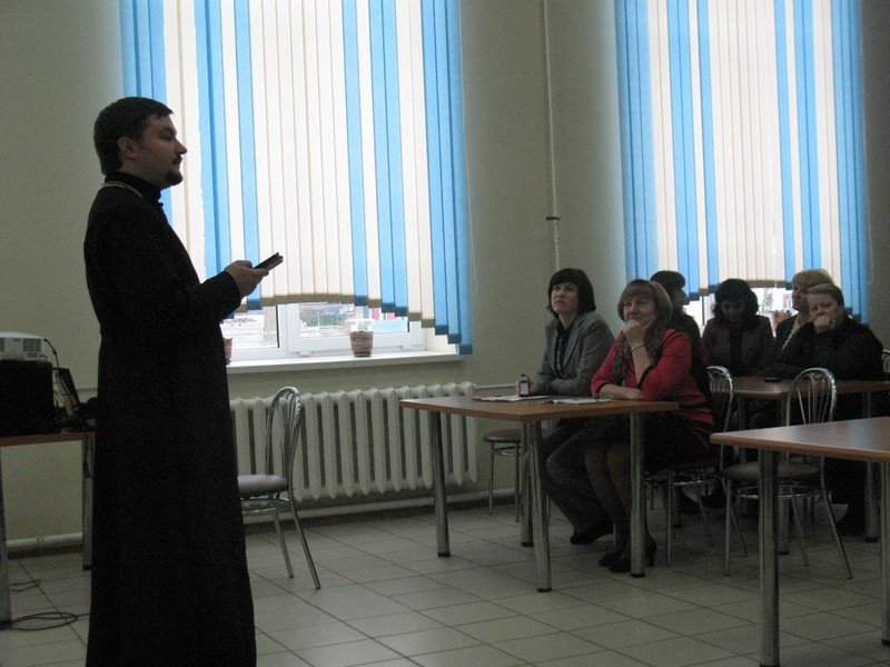 Священник принял участие в общешкольном родительском собрании в гимназии №1 г.Свислочь