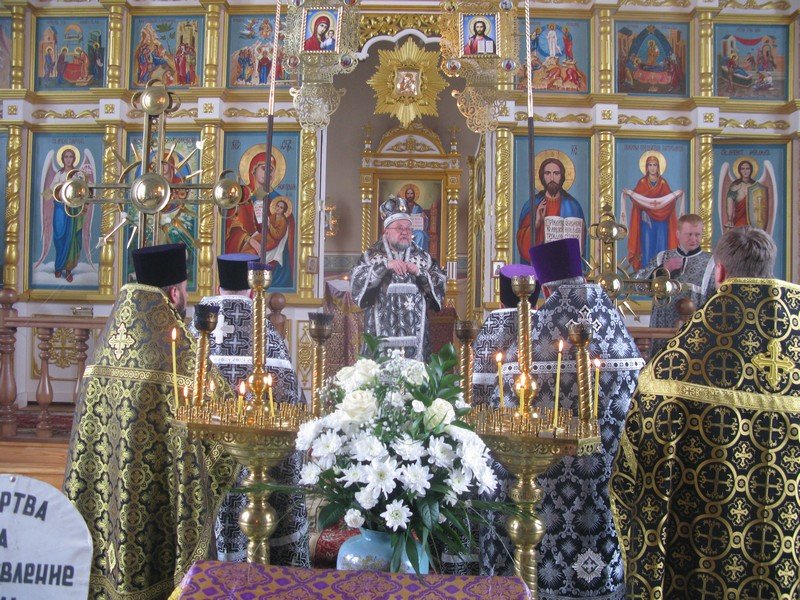 Архиепископ Артемий совершил Литургию Преждеосвященных Даров в храме Покрова Пресвятой Богородицы д.Олекшицы