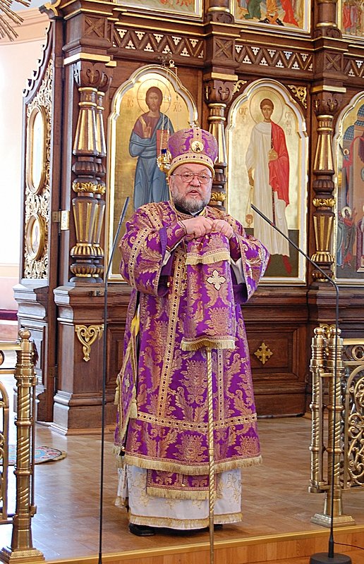 В Великий Четверг архиепископ Артемий совершил Божественную литургию святителя Василия Великого