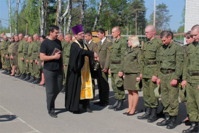 Молебен на митинге, посвященном Дню Победы