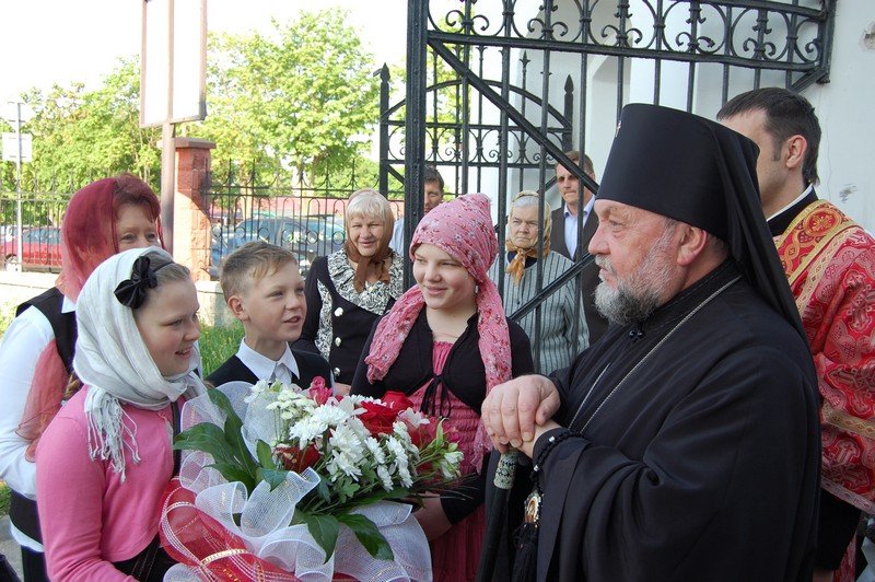 На Радоницу архиепископ Артемий совершил литургию в кладбищенской церкви святой Марфы г.Гродно