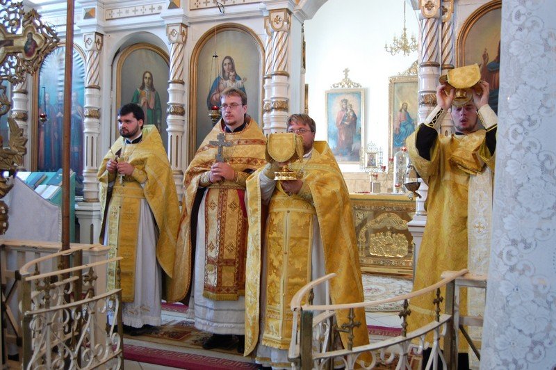 Продолжается пешее паломничество к Раковичской святыне