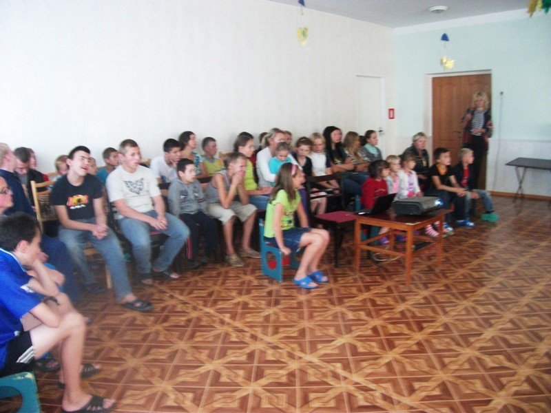 Встреча воспитателей и воспитанников Волковысского детского дома со священником