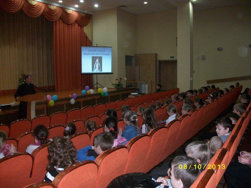 Священник встретился со школьниками СШ №38 г.Гродно