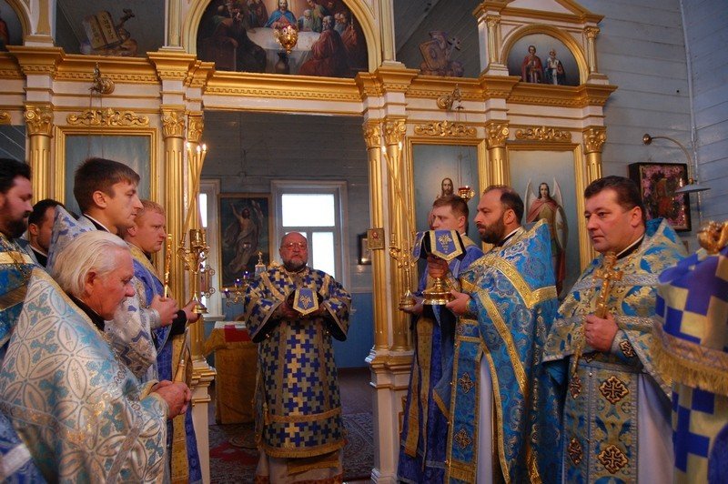 Архиепископ Артемий совершил литургию в храме Казанской иконы Божией Матери д.Поречье