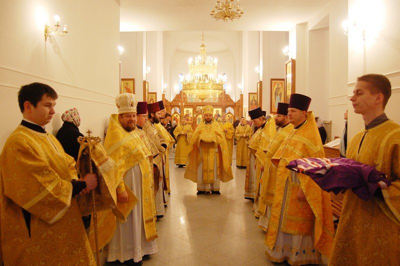 Архиепископ Артемий совершил литургию в храме в честь Собора Всех Белорусских Святых