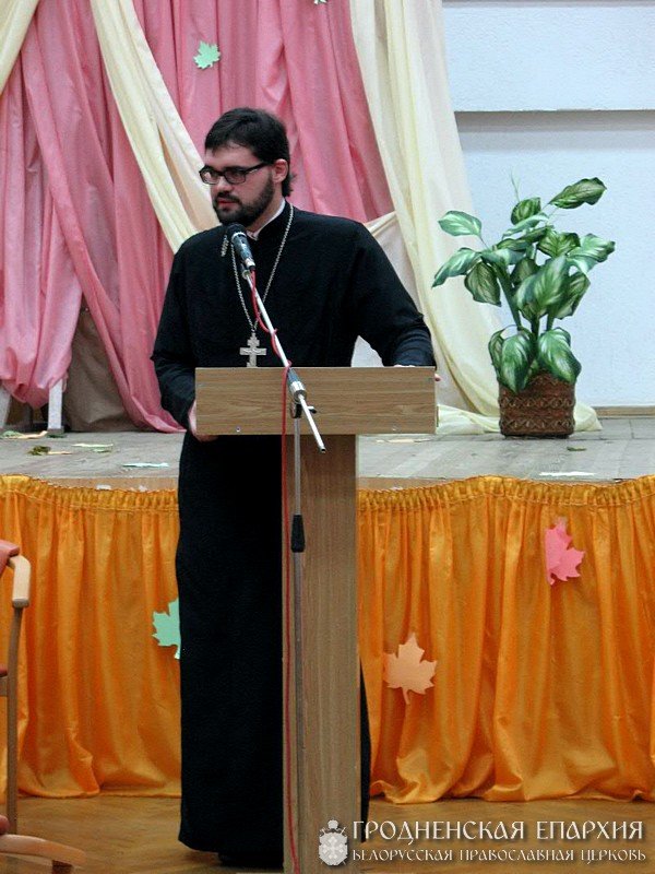 Священнослужитель принял участие в общественных слушаниях по вопросу благоустройства лесопарка Румлево