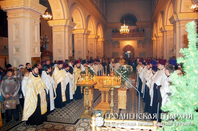 Архиепископ Артемий возглавил Рождественские богослужения в кафедральном соборе Гродно
