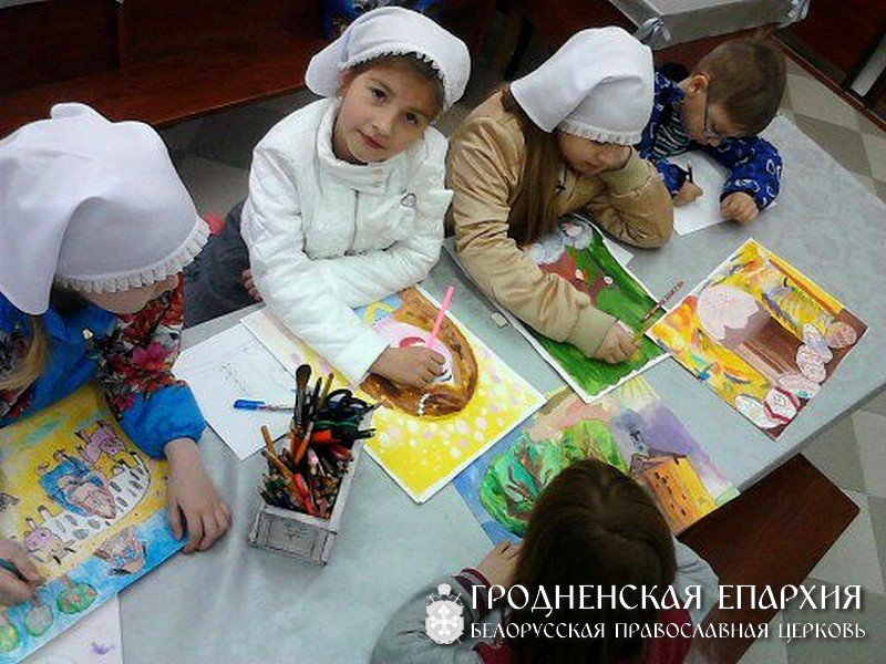 Подготовка учащихся воскресной школы «Анелкi» к конкурсу «Пасхальная радуга»