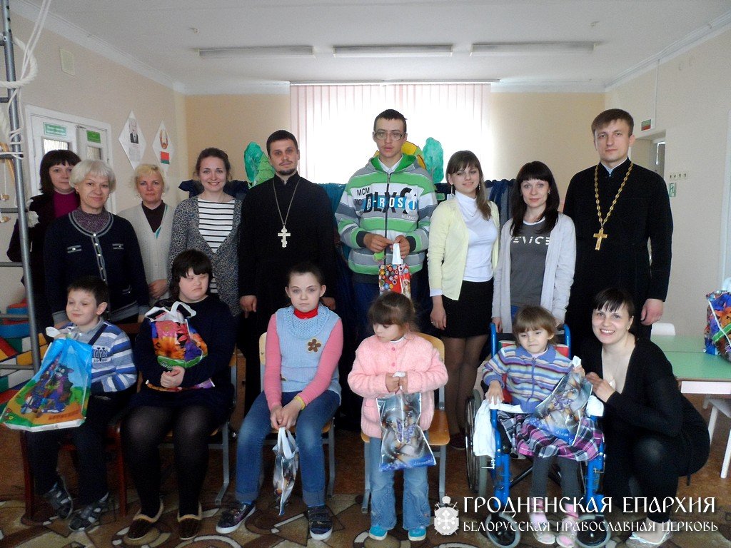 Братчики города Скиделя посетили центр коррекции и развития ребёнка
