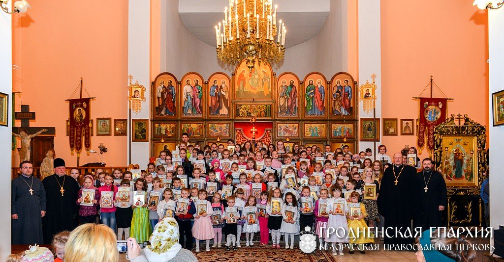 Пасхальный концерт в день жен-мироносиц в храме иконы Божией Матери «Всех скорбящих Радость» города Мосты