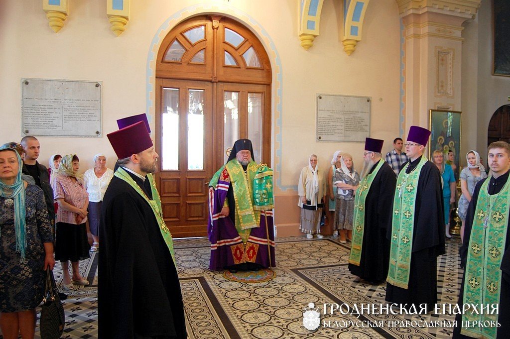 Накануне праздника Святой Троицы архиепископ Артемий совершил бдение в кафедральном соборе Гродно
