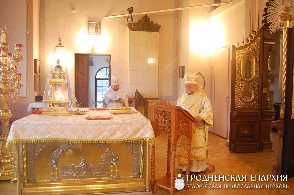 Архиепископ Артемий совершил Божественную литургию в Свято-Покровском кафедральном соборе