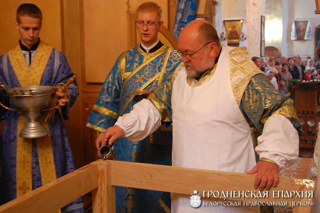 Архиепископ Артемий совершил литургию в храме Архистратига Михаила деревни Сынковичи