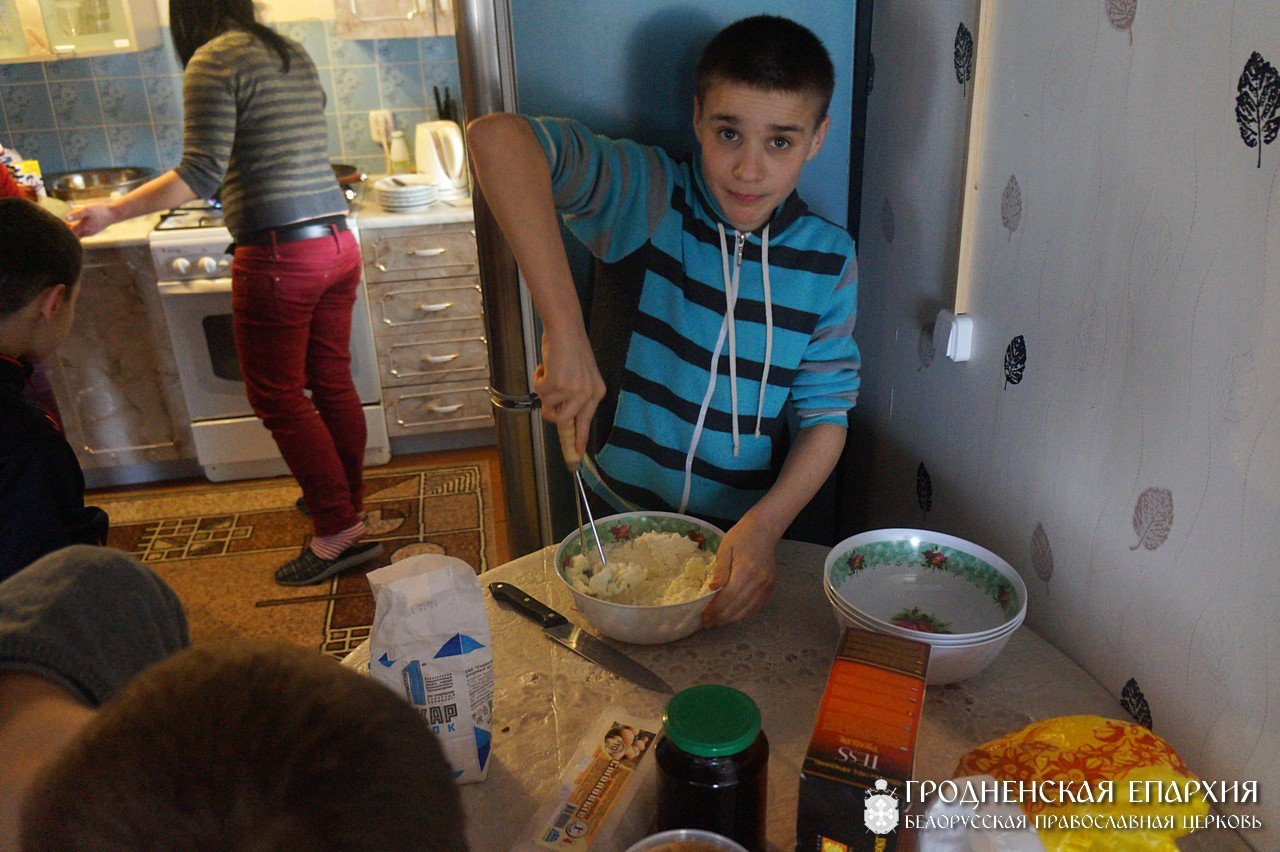 Братчики организовали поездку в агроусадьбу для детей из Волковысского детского дома