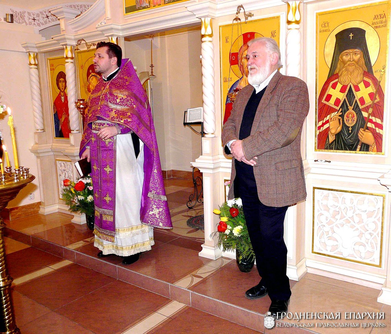В храме святителя Луки открылась фотовыставка из Санкт-Петербурга