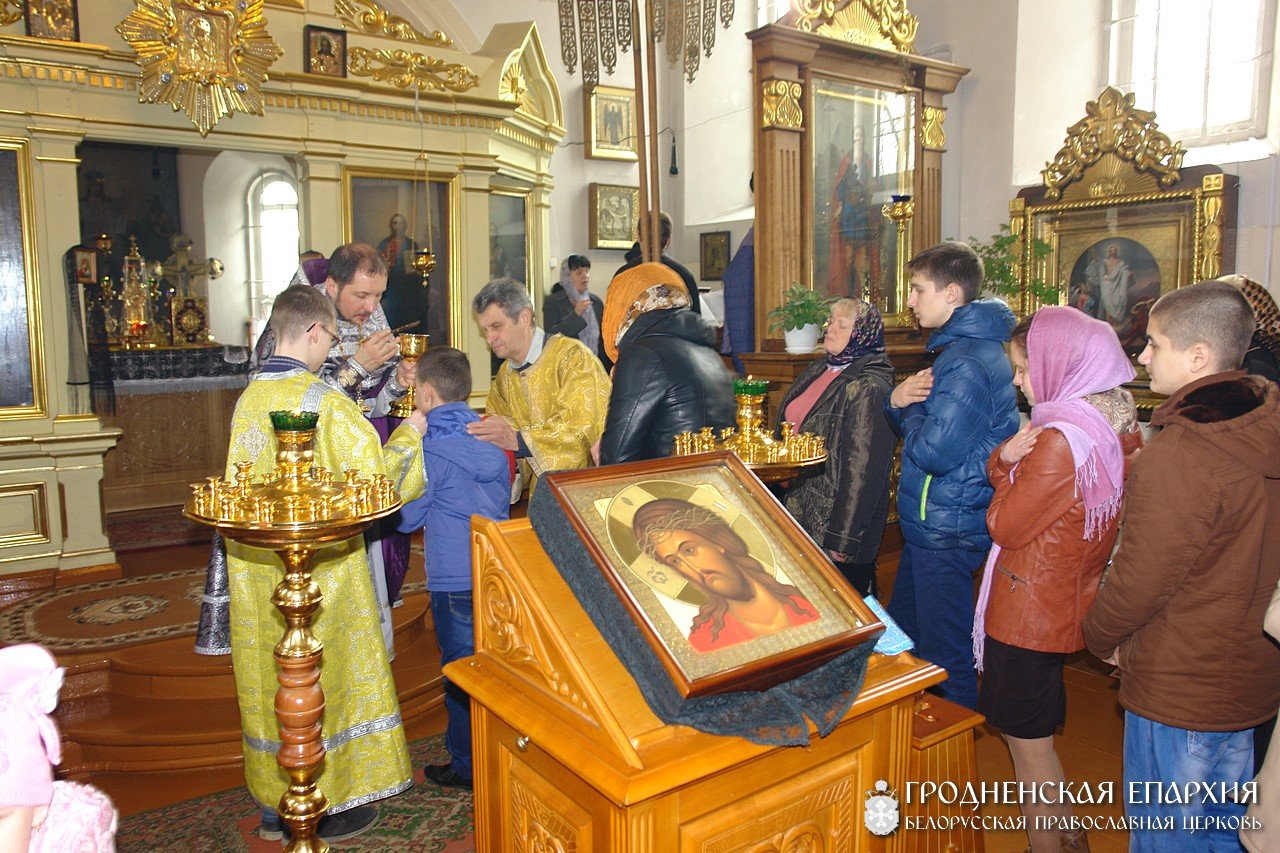 В Щучине было совершена Литургия Преждеосвященных Даров для учащихся и педагогов средних школ