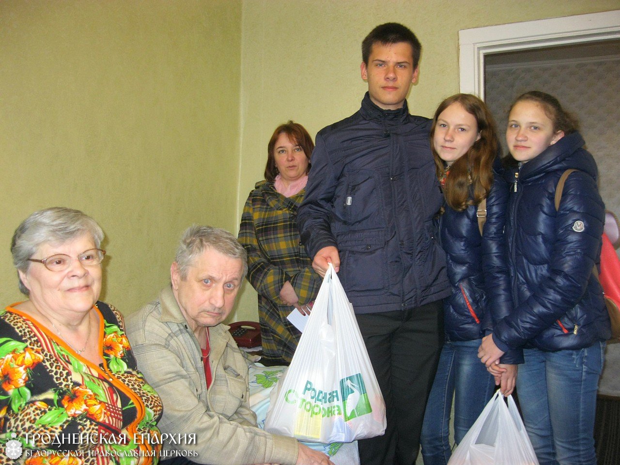 Братчики храма Мефодия и Кирилла города Волковыска посетили пожилых людей и инвалидов прихода