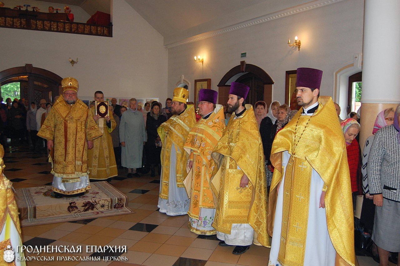 Архиепископ Артемий совершил литургию в домовой церкви Святителя Николая Архиерейского Подворья