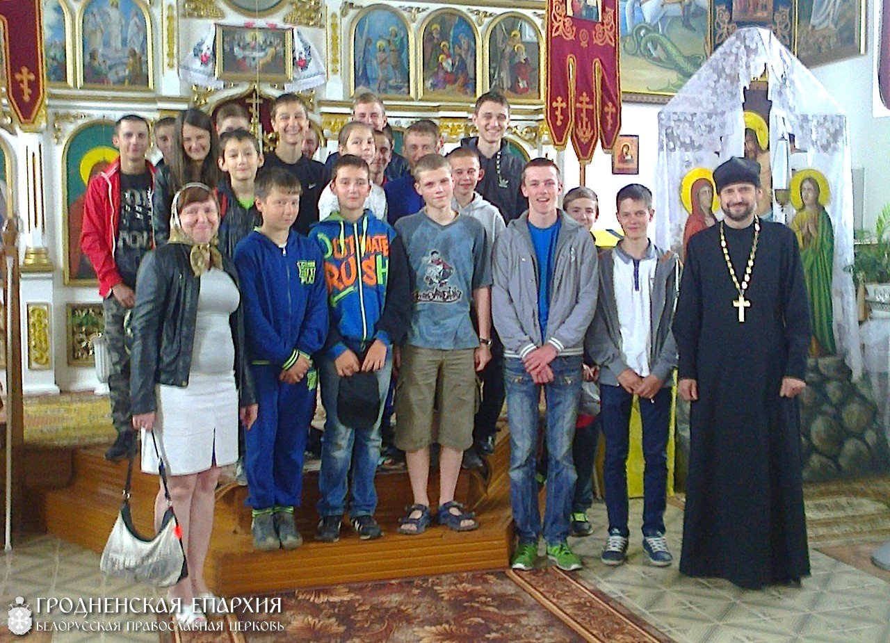 Дети из палаточного лагеря города Волковыска посетили храм Святой Живоначальной Троицы деревни Подороск