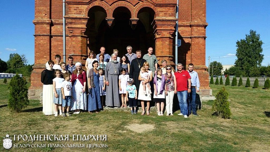 Члены православного семейного клуба «Возрождение» посетили храм деревни Мильковщина