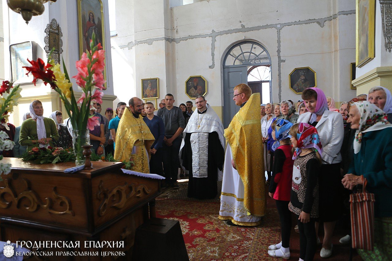 Приход Преображения Господня деревни Деречин попрощался с настоятелем, переведенным на новое место служения