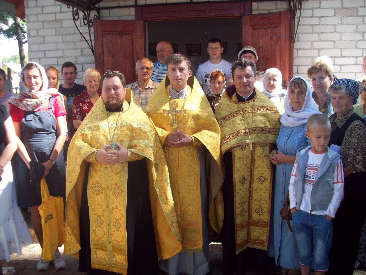 В кладбищенской часовне деревни Рыбница состоялось соборное богослужение духовенства Скидельского благочиния