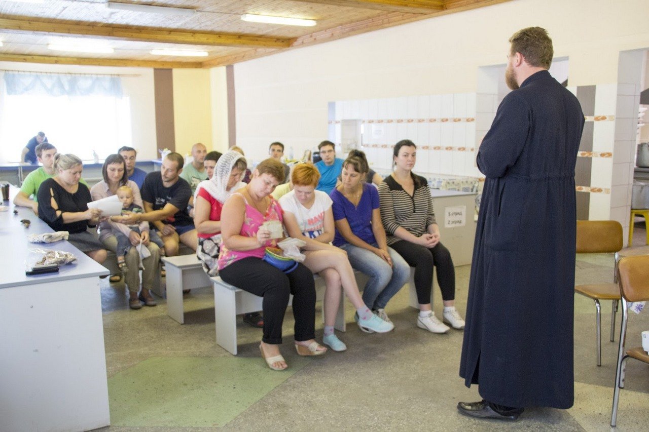 Коптевский священник с семьей принял участие в работе православного семейного лагеря