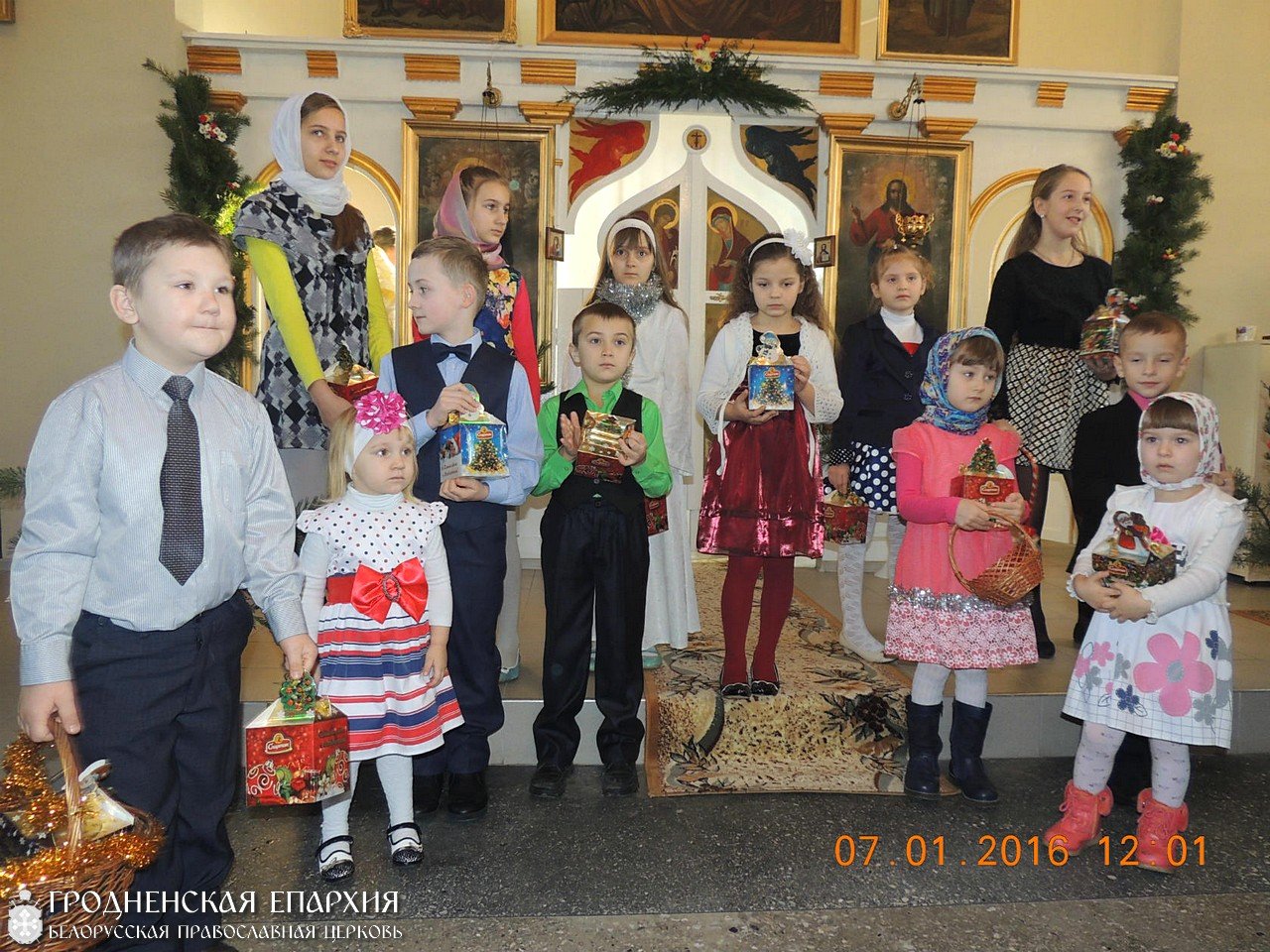 Рождественский утренник при Свято-Михайловской церкви города Скиделя