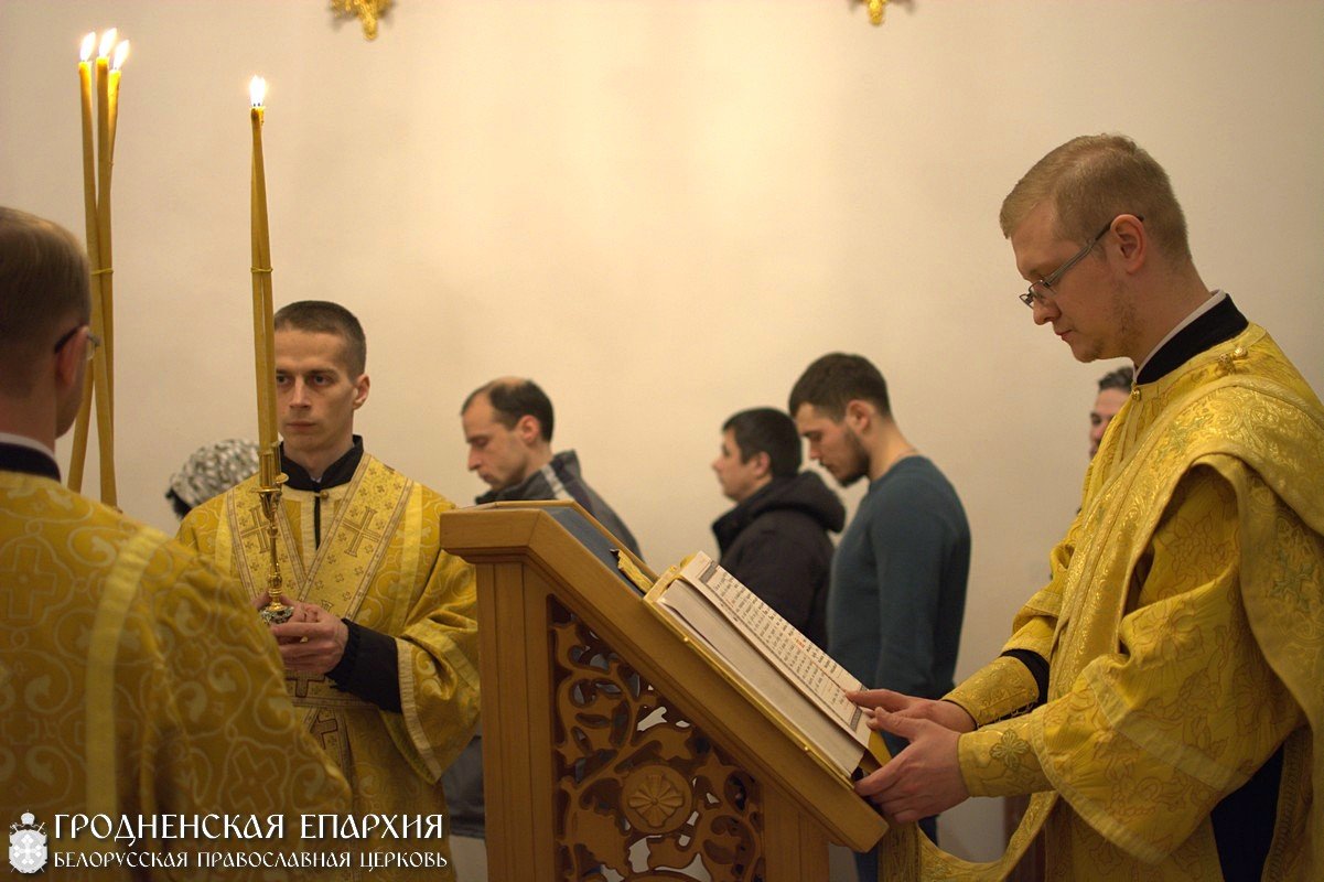 В новогоднюю ночь архиепископ Артемий совершил литургию в Ольгинской церкви города Гродно