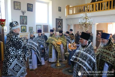 Архиепископ Артемий совершил Литургию Преждеосвященных Даров в храме деревни Горностаевичи Архиепископ Артемий совершил Литургию Преждеосвященных Даров в храме деревни Горностаевичи