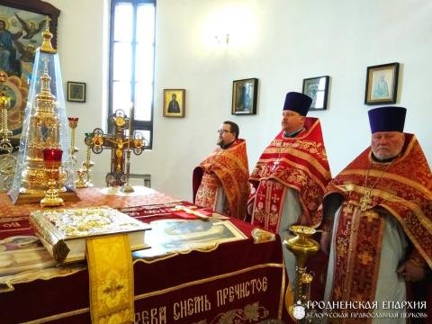 Состоялось соборное богослужение духовенства Мостовского благочиния