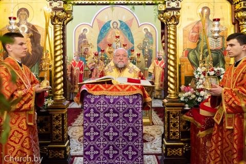 Архиепископ Артемий сослужил Патриаршему Экзарху за вечерней в Рождество-Богородичном монастыре