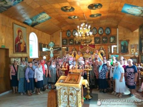 Соборное богослужение Мостовского благочиния в храме пророка Илии