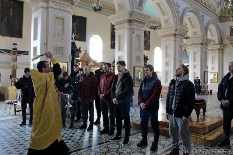 Молебен для хоккеистов "Немана" совершили в Покровском соборе
