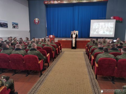 В день Светлого Христова Воскресения священник посетил войсковую часть 05733