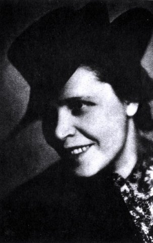 Лариса Гениюш. Личность без земного гражданства