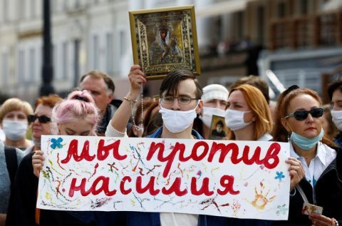 Правмир: «Это не Майдан, люди надеются на мирные перемены»