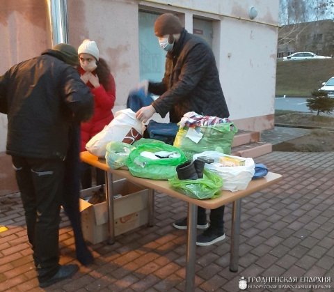 В  преддверии Нового года  волонтеры братства при Архиерейском Подворье провели благотворительную акцию для нуждающихся