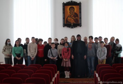 Воспитанники воскресной школы Покровского собора совершили паломничество в Жировичи