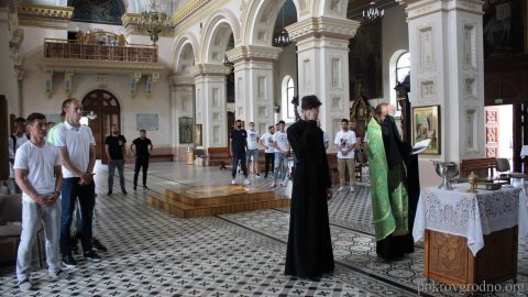 Молебен для футболистов "Немана" совершили в Покровском соборе