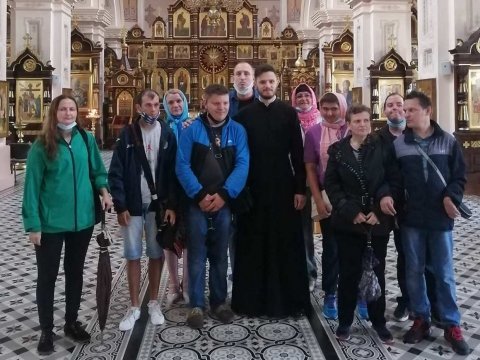 Экскурсию для подопечных центра социального обслуживания Ленинского района провели в Покровском соборе