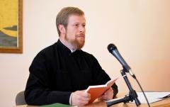 Протодиакон Павел Бубнов рассказал о смысле шестопсалмия в клубе православного общения