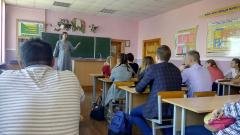 Священник провел беседу о ценности жизни со старшеклассниками школы №5 Волковыска