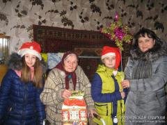 Учащиеся Озерской школы-интерната поздравили с Рождеством ветерана Великой Отечественной войны