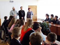 В Обуховской средней школе прошла встреча с руководителем молодежного отдела Гродненской епархии