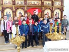 Ученики школы №1 города Скиделя посетили храм святых новомучеников и исповедников Ученики школы №1 города Скиделя посетили храм святых новомучеников и исповедников